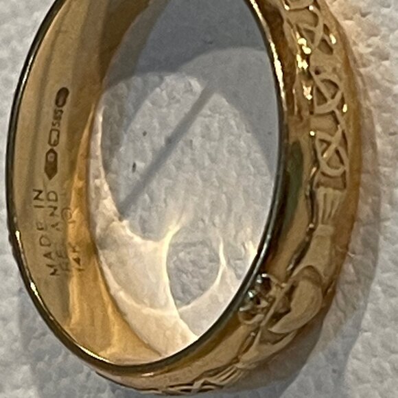 14k Gold Claddagh Band Ring - Picture 3 of 9